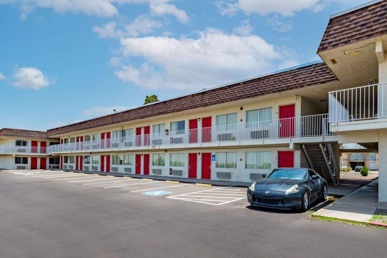 Rodeway Inn Pecos Exterior photo